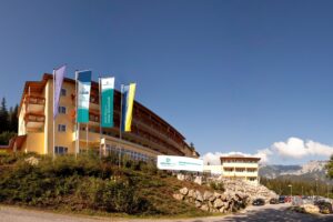 OptimaMed Reha Raxblick Außenansicht quer